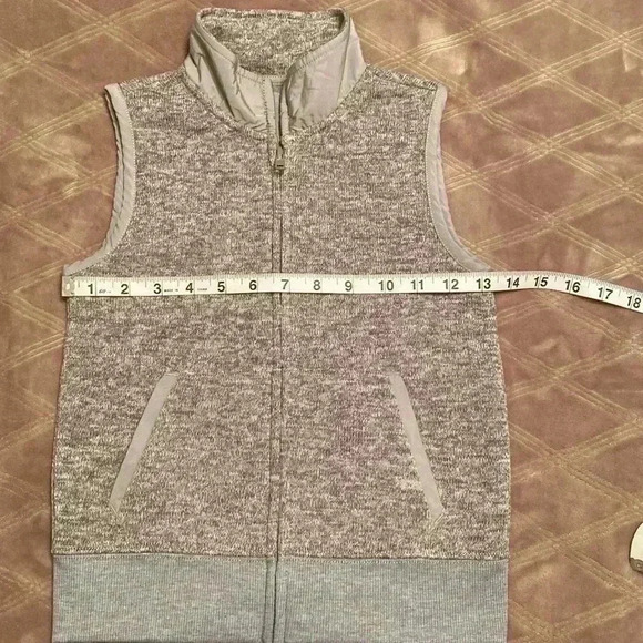 Crewcuts Kids Heathered Gray Fabric Vest in Size 4-5. - Picture 10 of 11